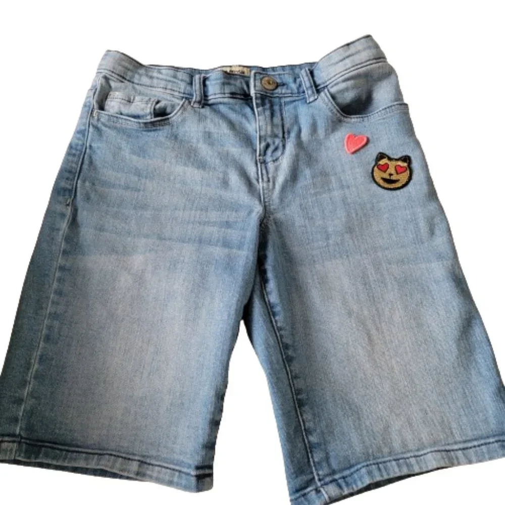 OshKosh Girls Denim Shorts Stretch Embroidered Cat& Heart Medium Wash Size 8